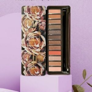HEAT FIRE EYESHADOW PALETTE